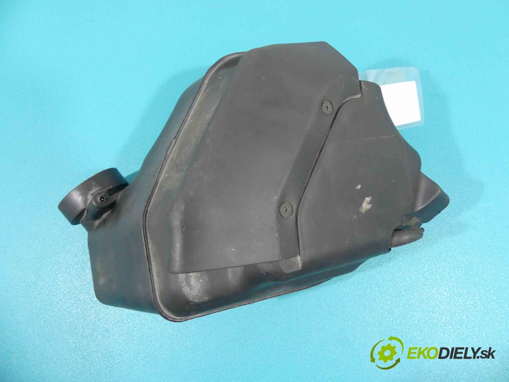 Vw Polo III 6N 1994-2001 1.4 TDI 75 hp manual 55 kW 1422 cm3  obal filtra vzduchu 6N0129622A (Kryty filtrů)