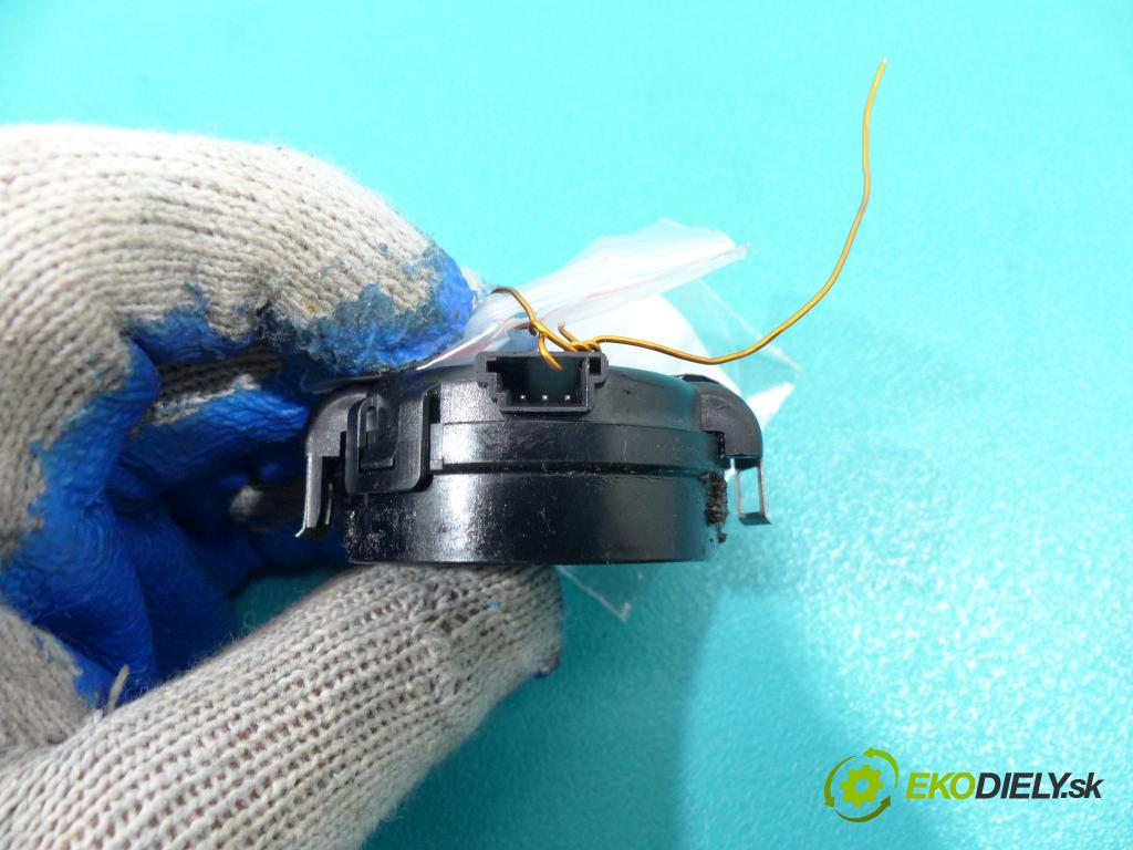 Renault Captur 13-19 1.2 120 HP automatic 88 kW 1200 cm3  Snímač dažďa 285356725R (Snímače dažďa)