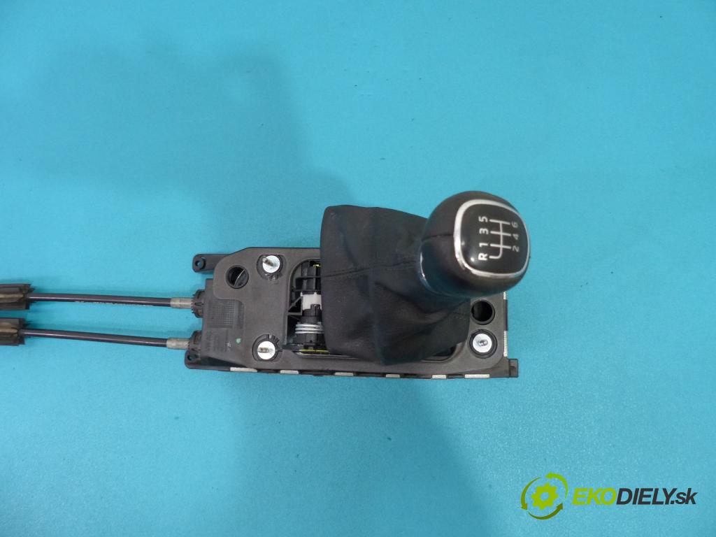 Skoda Octavia III 2013- 2.0 TDI 150 HP manual 110 kW 2000 cm3  Kulisa - - 5Q0711049AQ (Rýchlostné páky / kulisy)