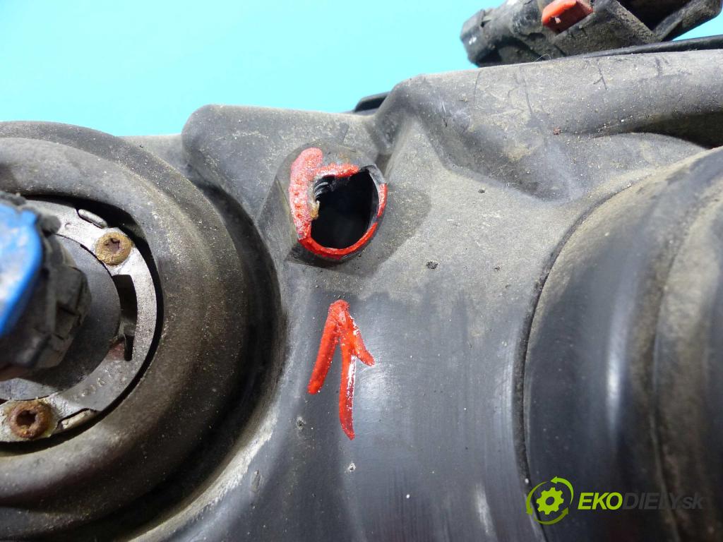 Chrysler Pt cruiser 1.6 16V 116 HP manual 85 kW 1598 cm3  Svetlomet pravy  (Pravé)