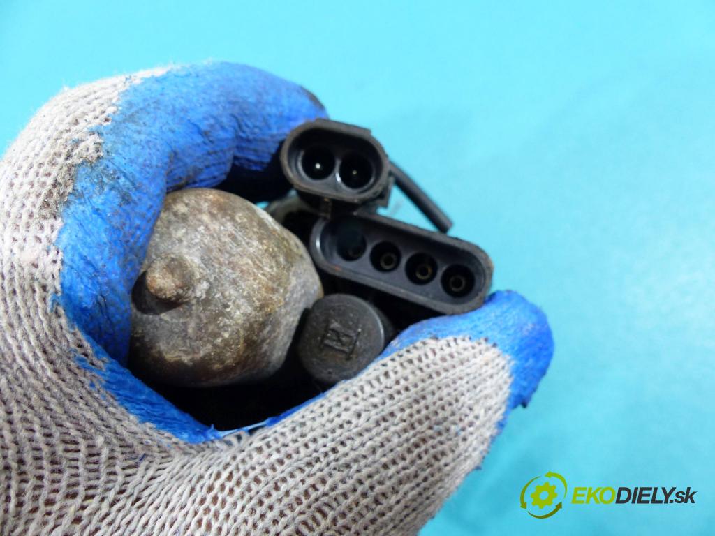 Renault 19 1.7 - 73 HP manual 54 kW 1721 cm3  Monovstrek  (Karburátory)