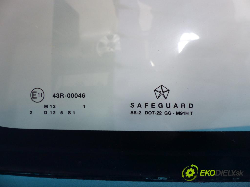 Chrysler Voyager IV 3.3 V6 174 hp automatic 128 kW 3301 cm3  okno zadní část  (Okna zadní)