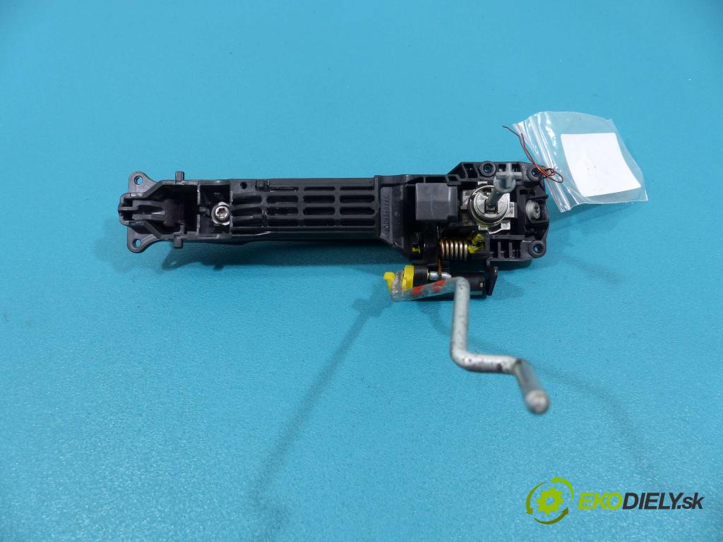 Toyota Urban Cruiser 1.3 16V vvt-i 101 HP manual 74 kW 1329 cm3  Kľučka predný ľavá strana vonkajšia  (Vonkajšie predné ľavé)