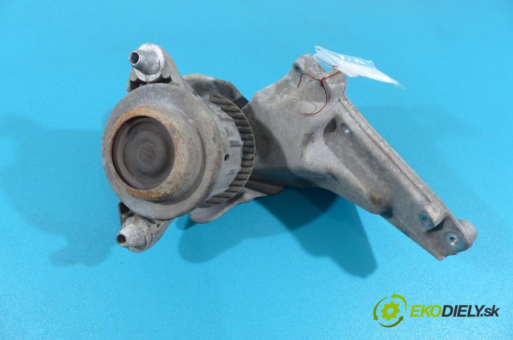 Mercedes E W212 2009-2016 5.5 V8 automatic 285 kW 5461 cm3  AirBag Motor A2732231204 (Držiaky motora)