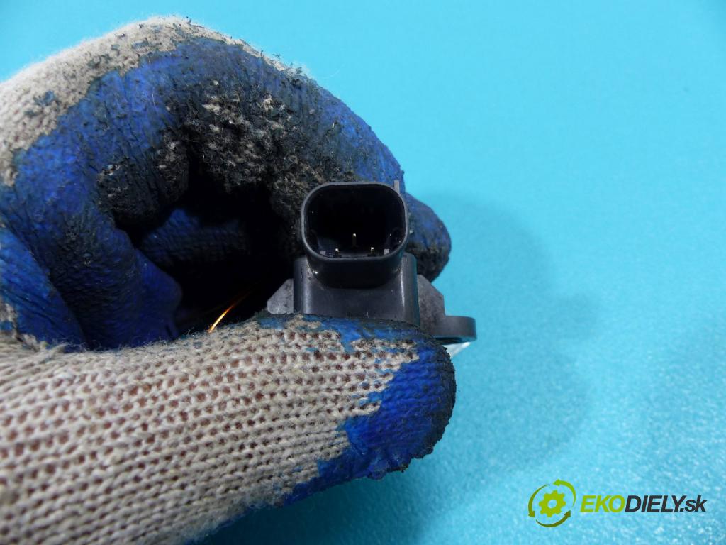 Mercedes E W212 2009-2016 5.5 V8 automatic 285 kW 5461 cm3  snímač tlaku A0051535028 (Snímače tlaku)