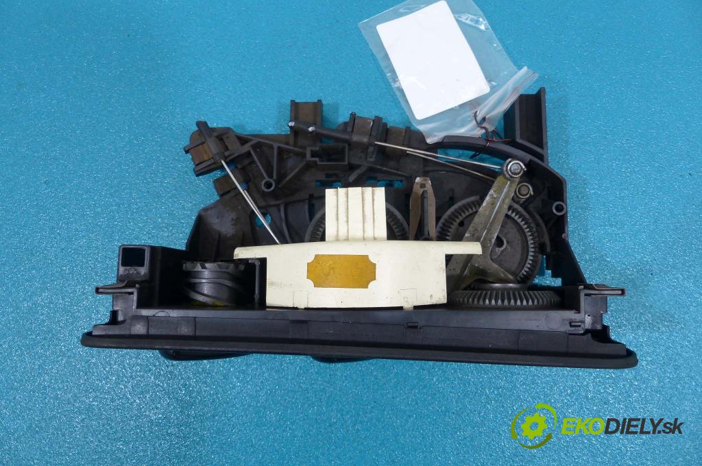 Vw Golf III 1991-1998 1.9 TD 75 HP manual 55 kW 1896 cm3  - Panel kúrenia 1H0819045A
