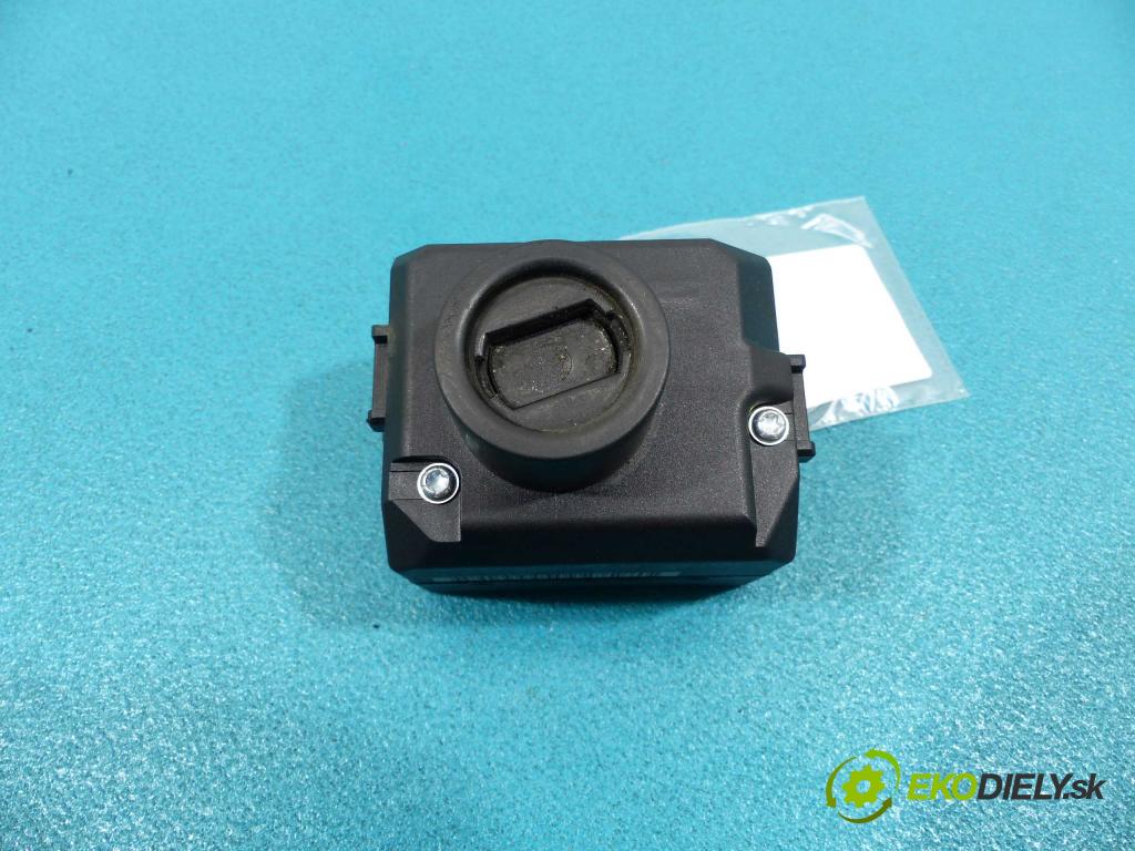 Mercedes S W221 05-13 3.0 CDI 235 hp automatic 173 kW 2987 cm3  spínačka A2215451108 (Spínací skříňky a klíče)