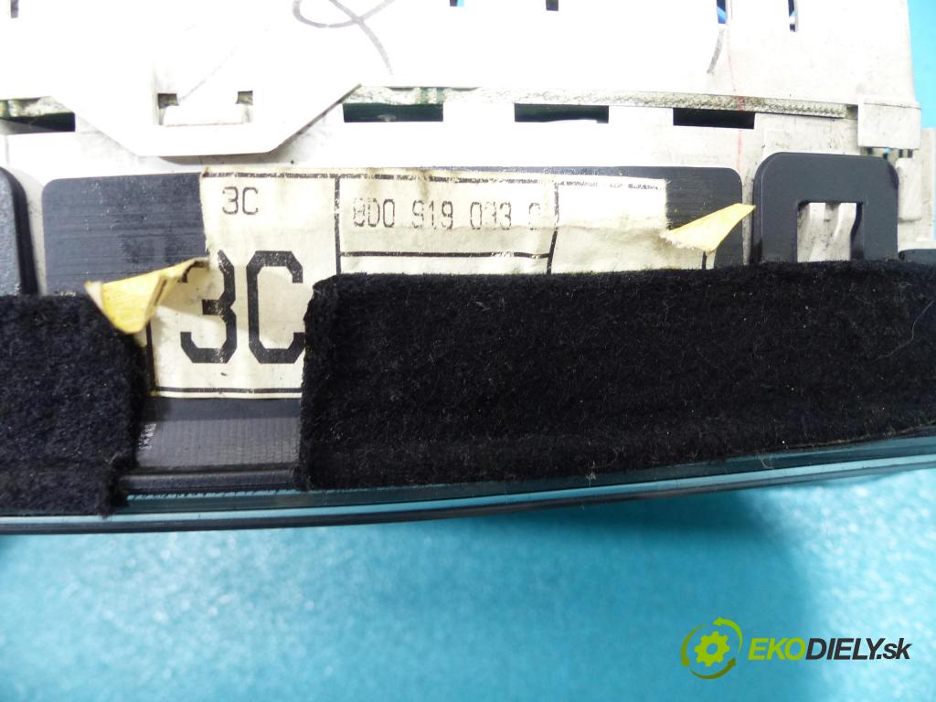 Audi A4 B5 1994-2001 1.8 20V 125 hp manual 92 kW 1781 cm3  prístrojovka 8D0919033 (Přístrojové desky, displeje)