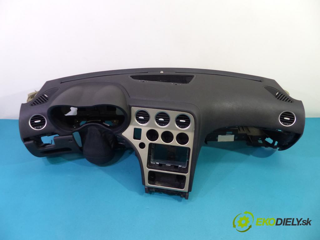 Alfa romeo 159 2.4 JTDM manual 154 kW 2387 cm3  palubovka -