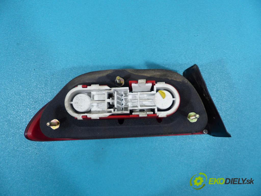 Alfa romeo 156 1,8.0 16V - 144 HP manual 106 kW 1747 cm3  Svetlo zad pravá  (Ostatné)