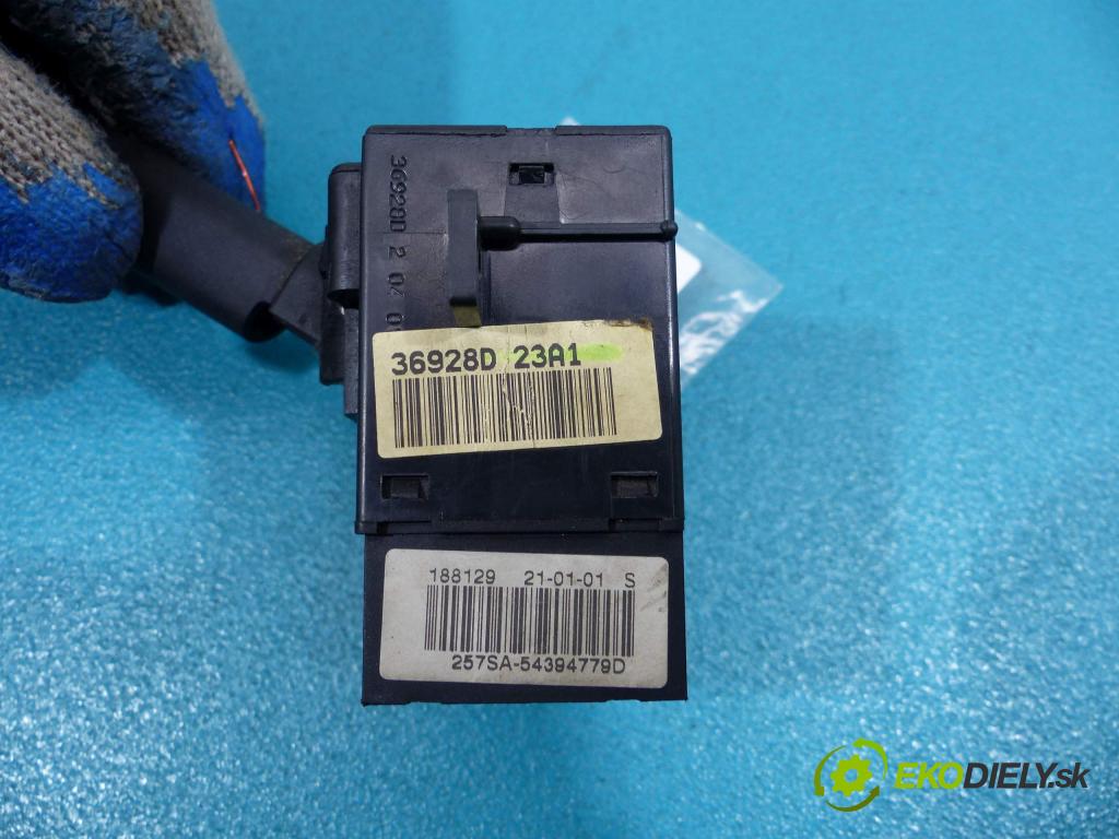 Nissan Micra K11 1992-2003 1.0 16V - 60 HP manual 44 kW 998 cm3  Prepínač 257SA-54394779D