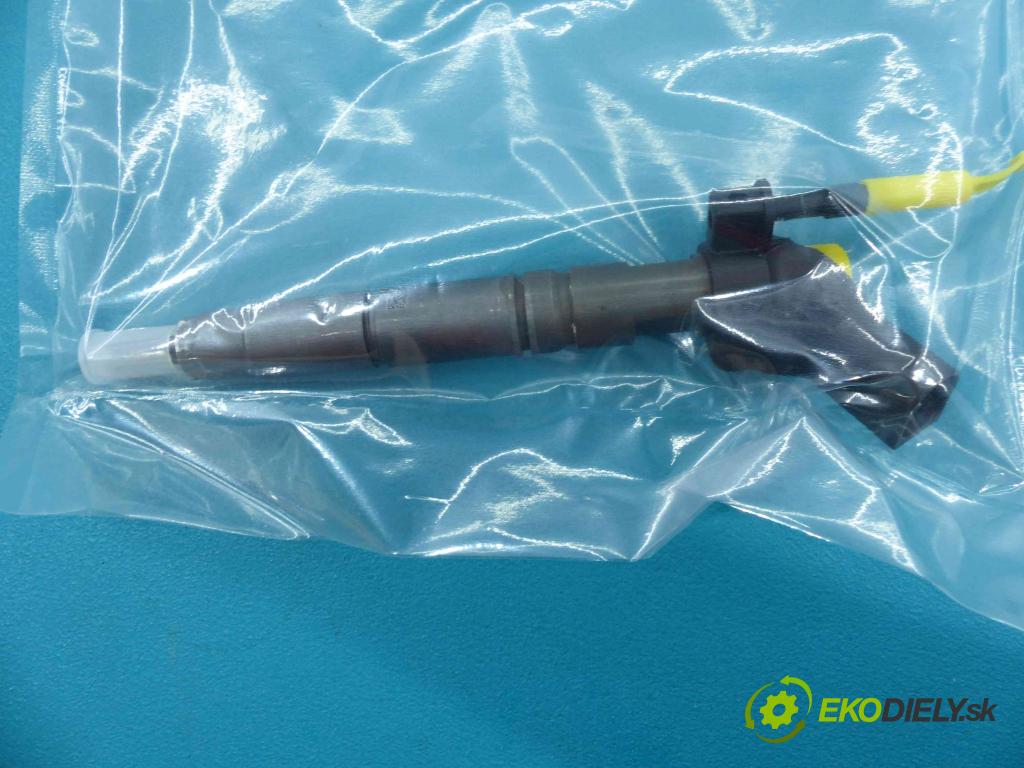 Chrysler Voyager IV 2.5 CRD 141 HP manual 104 kW 2499 cm3  vstrekovač 0986435355 (Vstrekovače)