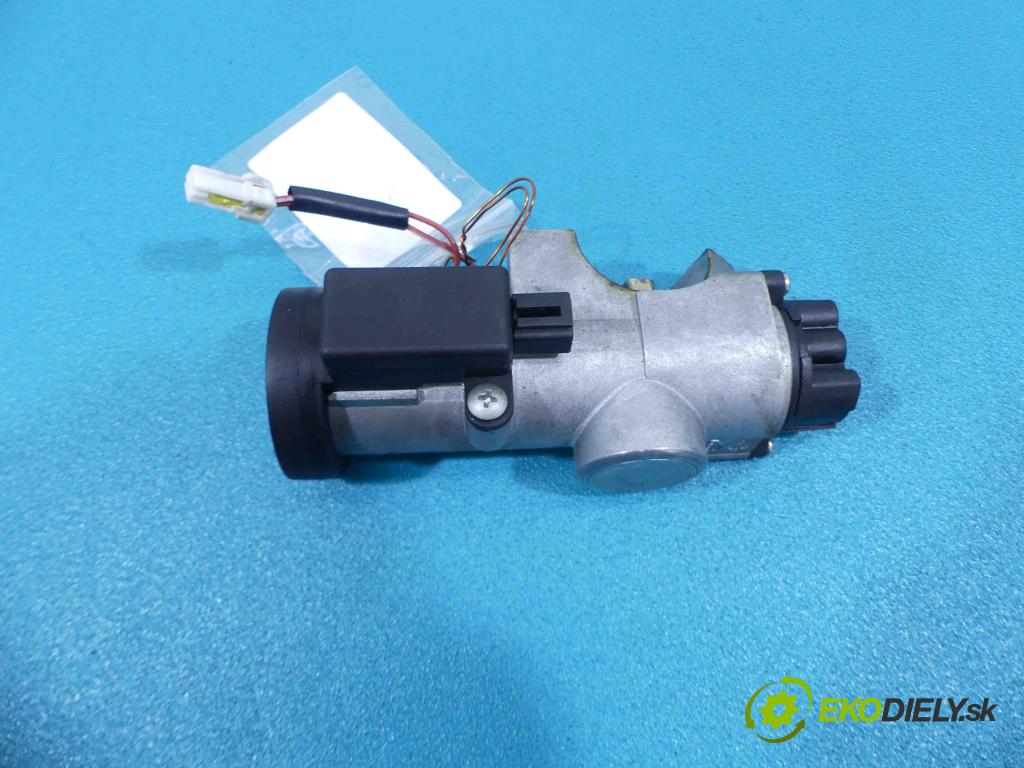 Nissan Primera P11 1996-2002 2.0 TD 90 hp manual 66 kW 1974 cm3  spínačka  (Spínací skříňky a klíče)