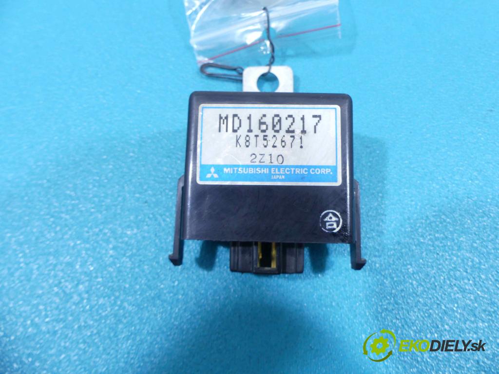 Mitsubishi Pajero II 1991-1999 2.5 TD 101 HP manual 74 kW 2477 cm3  relé MD160217 (Relé)