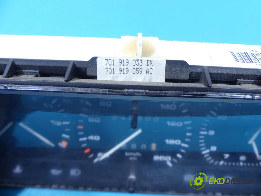 Vw Transporter T4 1990-2003 1.9 TD 68 HP manual 50 kW 1896 cm3  Prístrojovka 701919033DK (Prístrojové dosky, displeje)