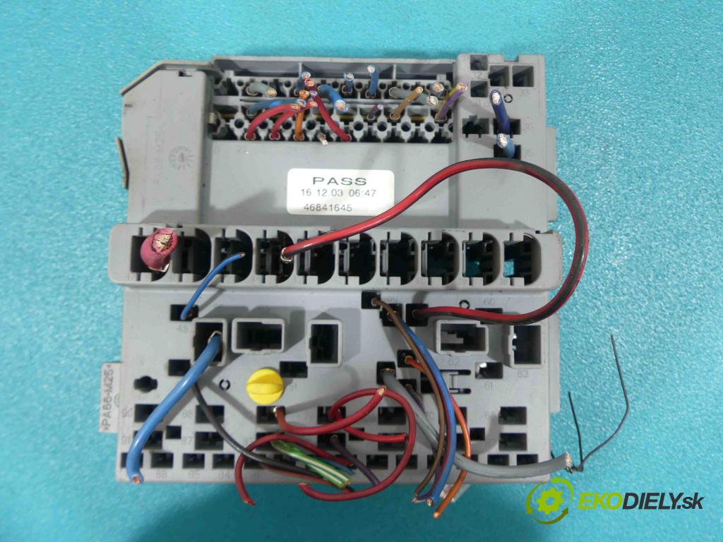 Fiat Panda II 2003-2012 1.1 8v 54 hp manual 40 kW 1108 cm3 5- skříňka pojistková 46841645 (Pojistkové skříňky)