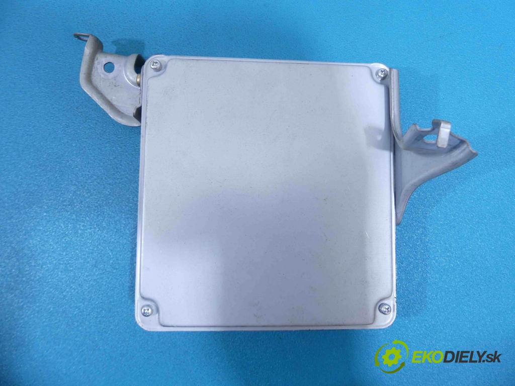 Toyota Avensis Verso 2.0 D4D 116 HP manual 85 kW 1995 cm3  Jednotka riadiaca 89661-44300