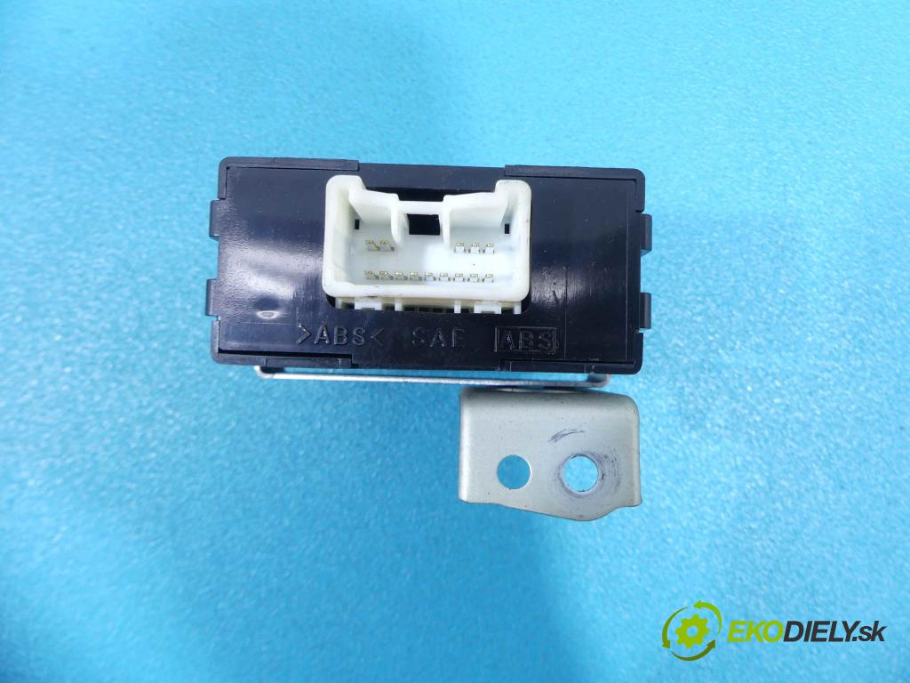 Toyota Avensis Verso 2.0 D4D 116 HP manual 85 kW 1995 cm3  Jednotka riadiaca 89661-44300