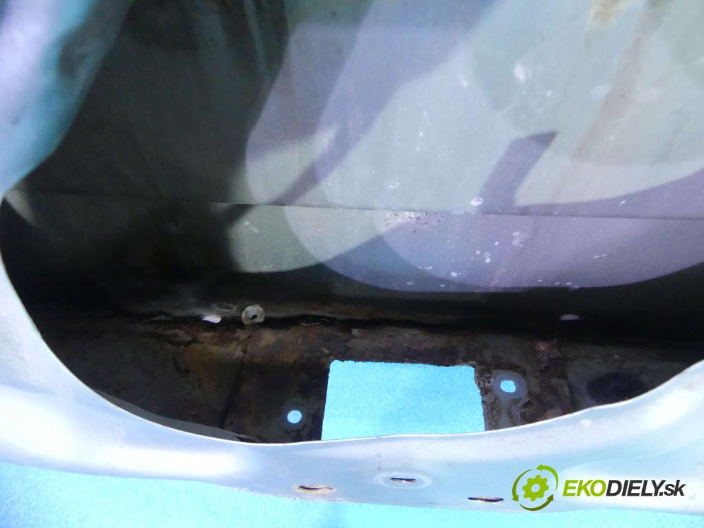 Toyota Avensis Verso 2.0 D4D 116 HP manual 85 kW 1995 cm3 zadná kapota (Zadné kapoty)