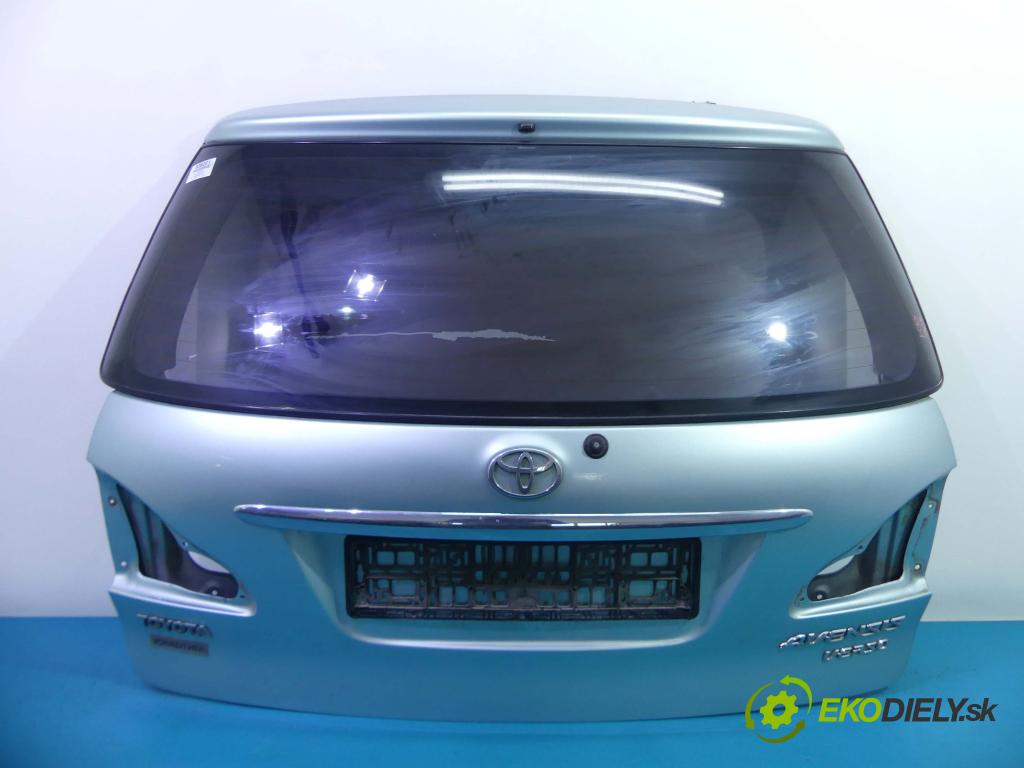 Toyota Avensis Verso 2.0 D4D 116 HP manual 85 kW 1995 cm3 zadná kapota (Zadné kapoty)