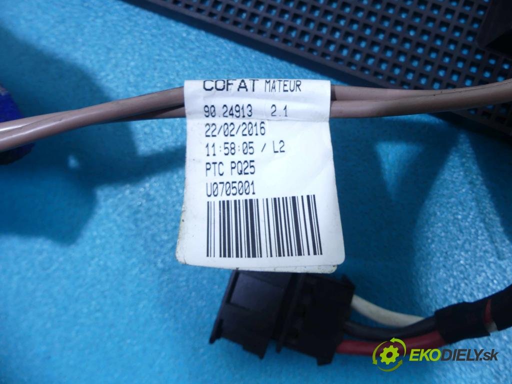 Skoda Fabia III 2014- 1.4 TDI 105 HP manual 77 kW 1422 cm3  Výhrevné teleso, radiátor kúrenia 6R0963235 (Radiátory kúrenia)