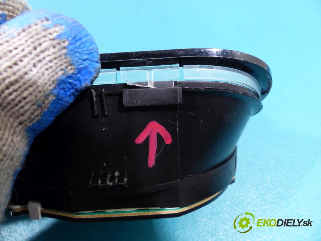 Peugeot 307 2.0 HDI 107 HP manual 79 kW 1997 cm3  prístrojovka 9651299680C (Přístrojové desky, displeje)