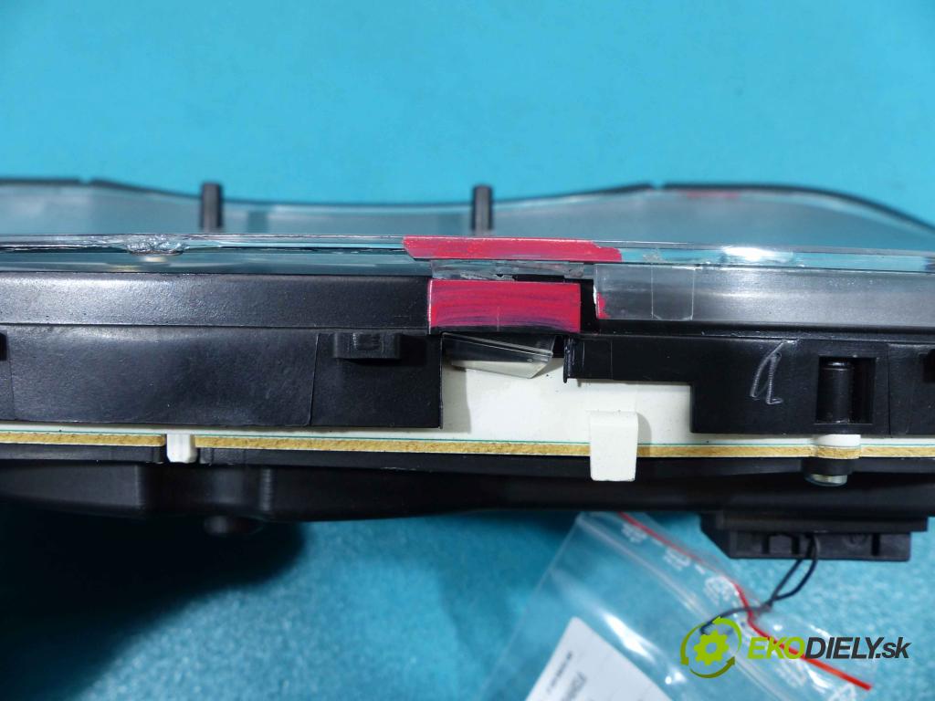 Peugeot 307 2.0 HDI 107 HP manual 79 kW 1997 cm3  prístrojovka 9651299680C (Přístrojové desky, displeje)