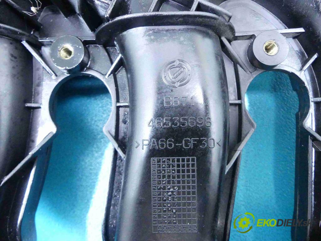 Fiat Stilo 1.6 16V - 103 hp manual 76 kW 1596 cm3  potrubí sání 46535698 (Sací potrubí)