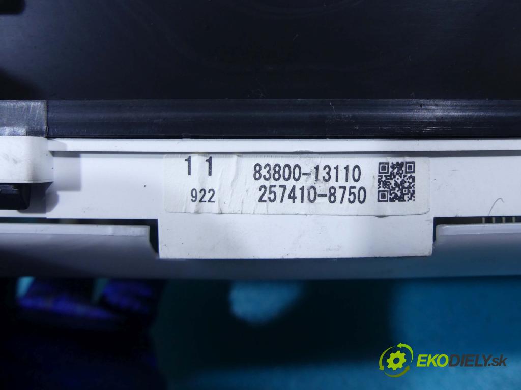 Toyota Corolla Verso I 2001-2004 1.6 16V VVTI 110 hp manual 81 kW 1598 cm3  prístrojovka 83800-13110 (Přístrojové desky, displeje)