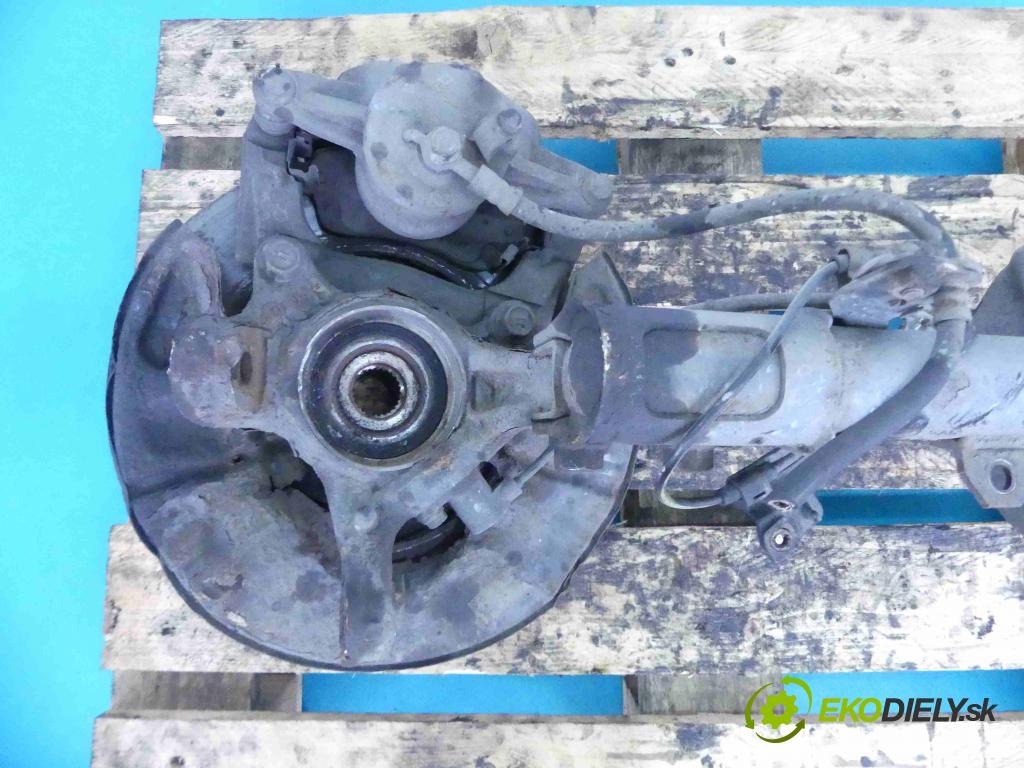 Toyota Corolla Verso II 2004-2009 2.0 D4D 116 HP manual 85 kW 1995 cm3  náboj pravá  (Náboje)