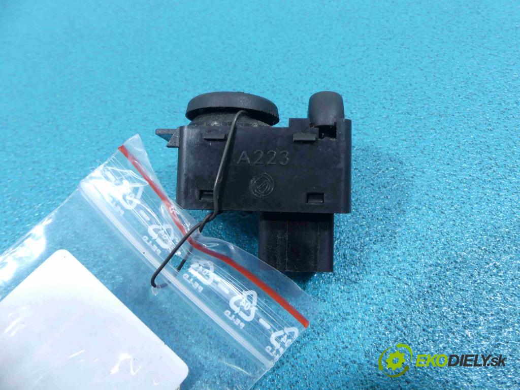 Alfa romeo 156 1,8.0 16V - 144 HP manual 106 kW 1747 cm3  Prepínač okien I spätných zrkadiel