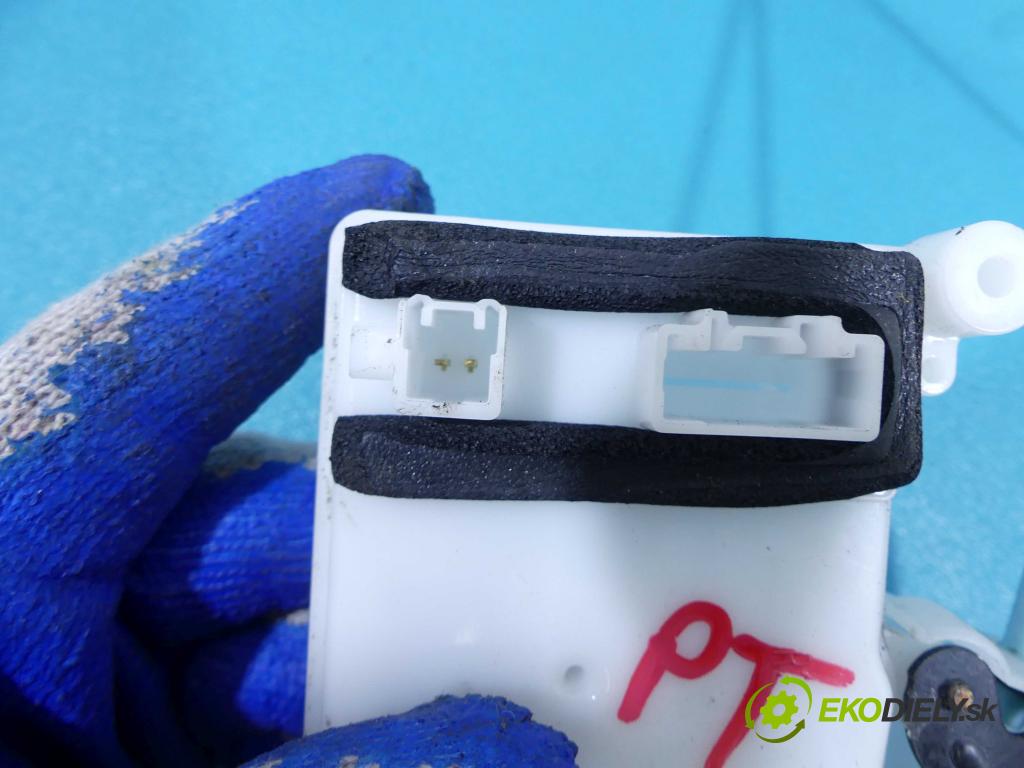 Mazda CX-9 2006-2015 3.7 V6 automatic 204 kW 3726 cm3  zámok zadní část pravý