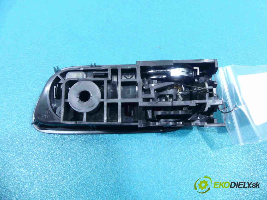 Mazda CX-9 2006-2015 3.7 V6 automatic 204 kW 3726 cm3  klika vnitřní zadní část pravá