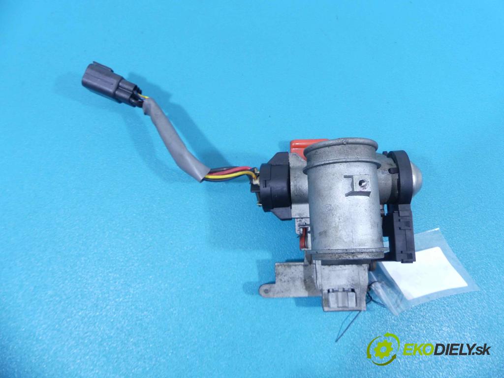 Ford Fiesta 1.3 8V - 60 hp manual 44 kW 1299 cm3  spínačka  (Spínací skříňky a klíče)