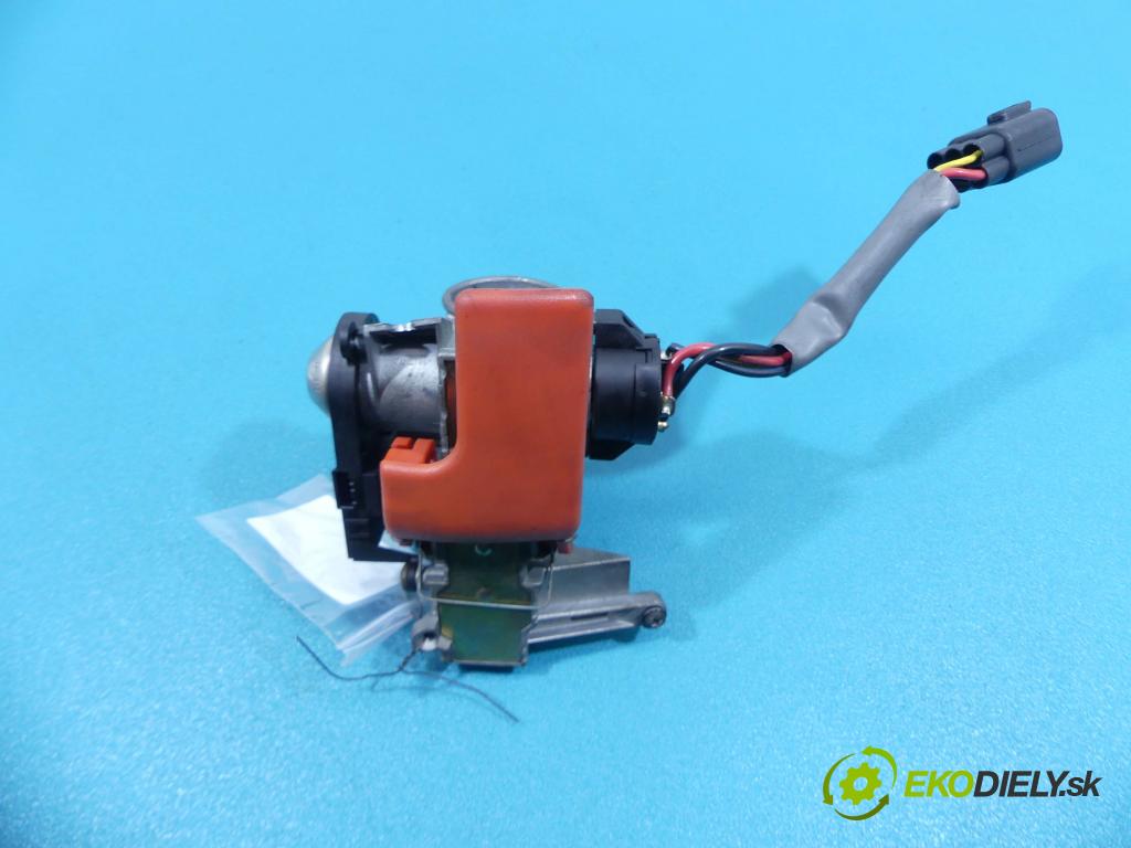 Ford Fiesta 1.3 8V - 60 hp manual 44 kW 1299 cm3  spínačka  (Spínací skříňky a klíče)