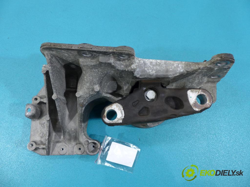 Nissan Qashqai 06-13 2.0 DCI 150 hp manual 110 kW 1995 cm3  držák stupeň 11220JD700