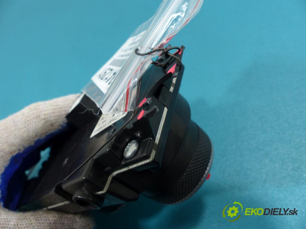 Mitsubishi Outlander II 2006-2013 2.0 140 hp manual 103 kW 1968 cm3  - Panel topení 7820A115XB