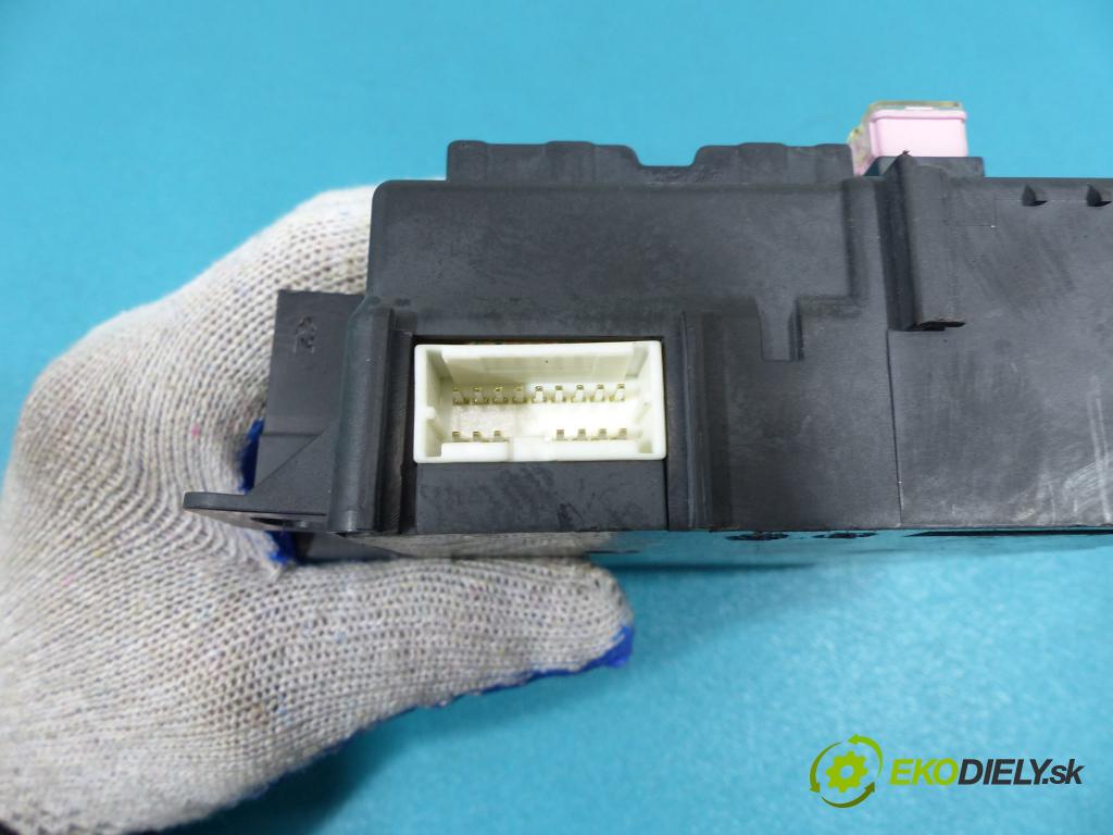 Mitsubishi Outlander II 2006-2013 2.0 140 HP manual 103 kW 1968 cm3  Modul Riadiaca jednotka 8637A318 (Ostatné)