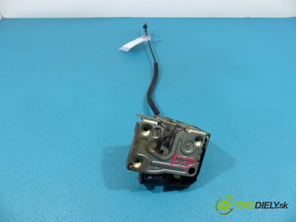Renault Clio II 1998-2012 1.4 16V 98 hp manual 72 kW 1390 cm3  zámok přední část pravý