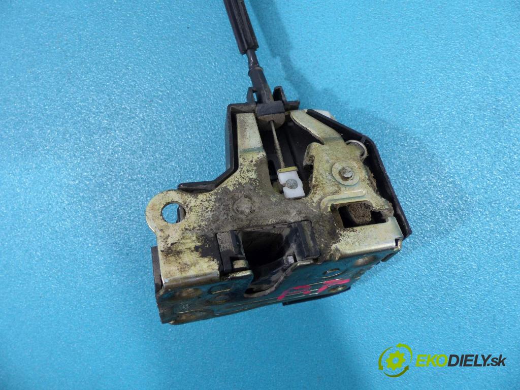Renault Clio II 1998-2012 1.4 16V 98 hp manual 72 kW 1390 cm3  zámok přední část pravý
