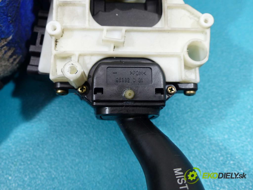 Toyota Carina E 1992-1998 2.0 16V - 126 hp manual 93 kW 1998 cm3  přepínač