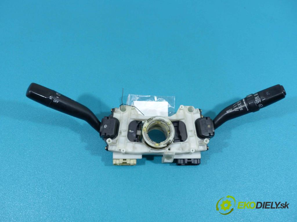 Toyota Carina E 1992-1998 2.0 16V - 126 hp manual 93 kW 1998 cm3  přepínač