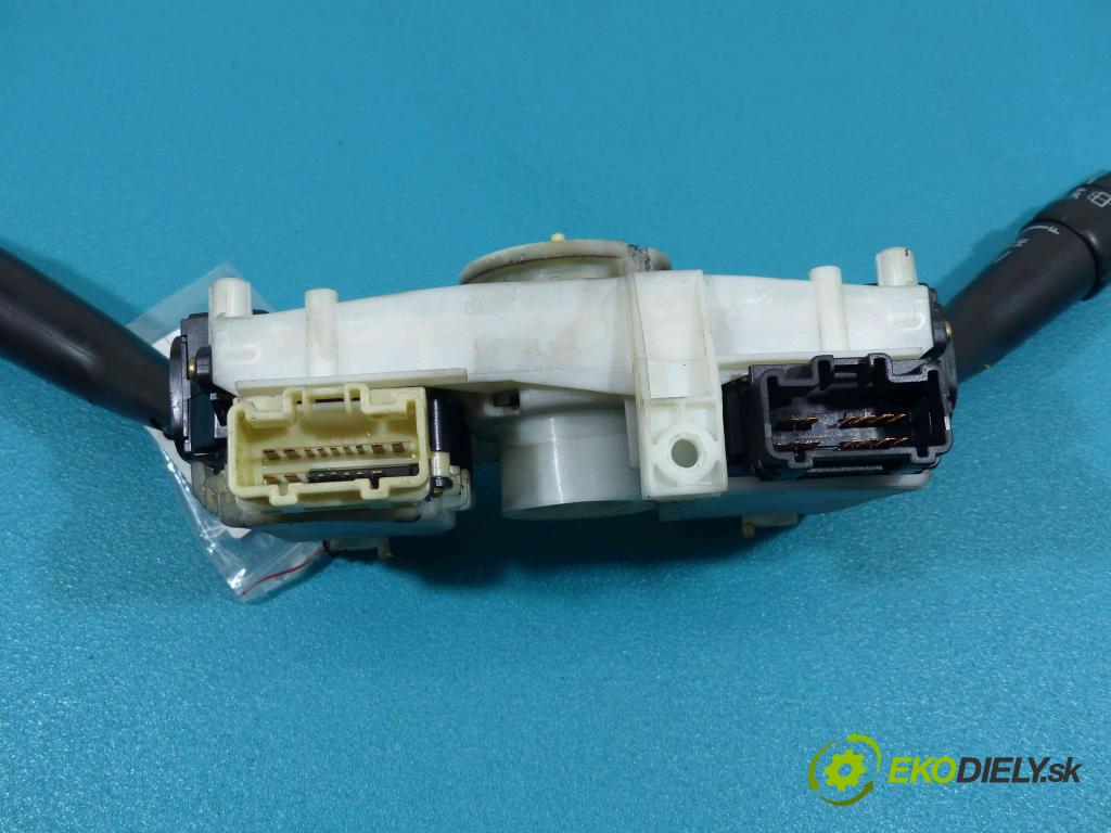 Toyota Carina E 1992-1998 2.0 16V - 126 hp manual 93 kW 1998 cm3  přepínač