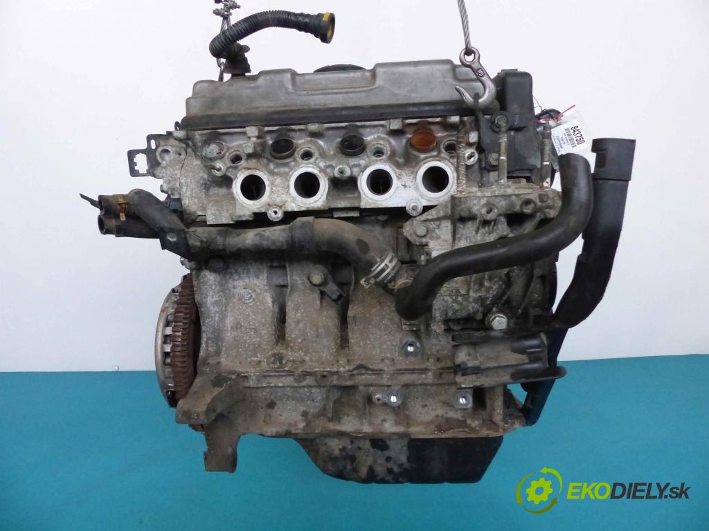 Peugeot 206 1.1 8V - 60 HP manual 44 kW 1100 cm3  Motor benz. HFX