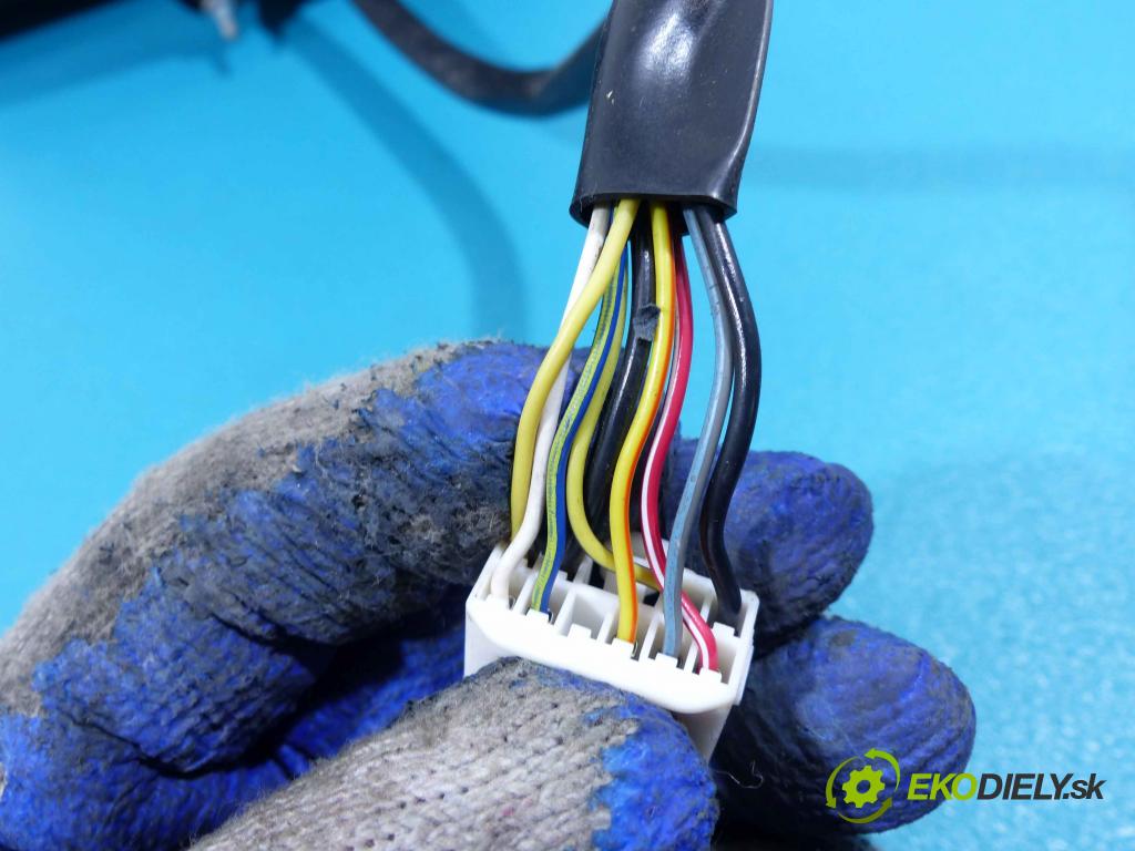 Chrysler 300m 3.5b automatic 189 kW 3518 cm3  zpětné zrcátko levé