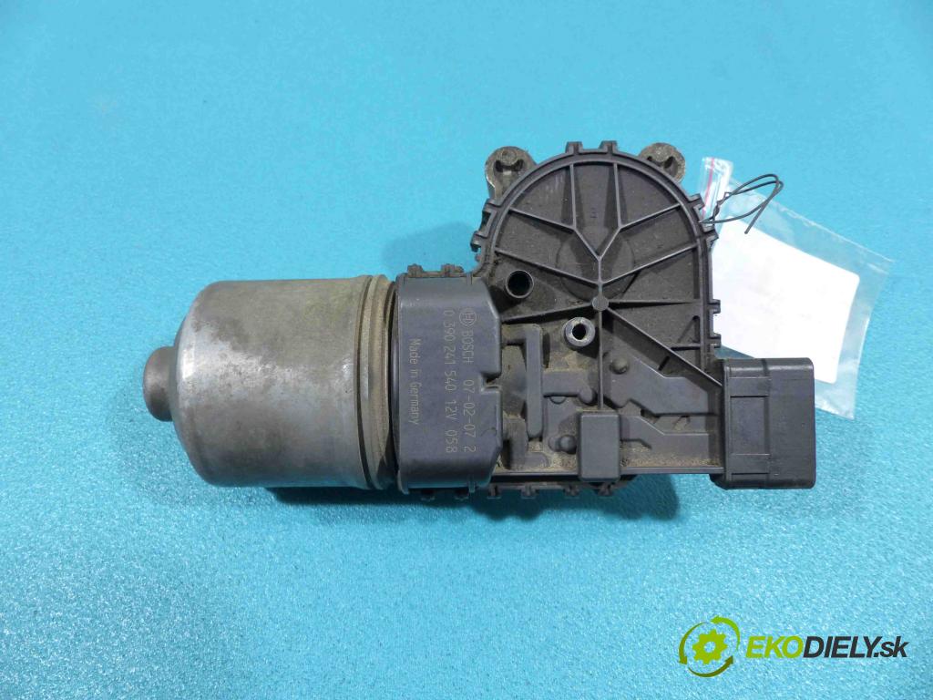 Peugeot 207 1.4 16V - 88 hp manual 65 kW 1360 cm3 motor stěračů přední část 0390241540