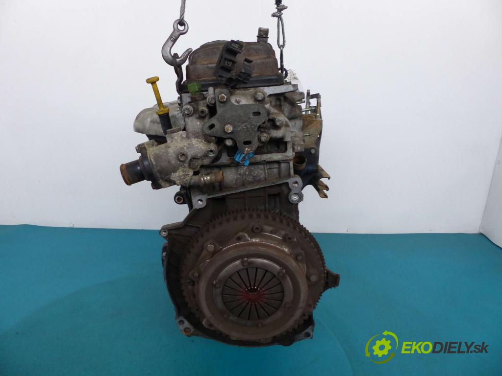 Peugeot 206 1.4 8V 75 HP manual 55 kW 1360 cm3  Motor benz. KFX