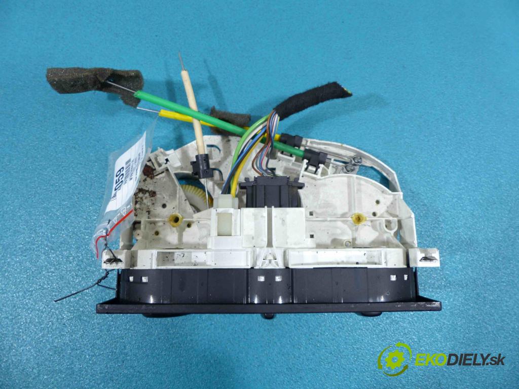 Vw Golf IV 1997-2003 1.6 8V SR 101 HP manual 74 kW 1595 cm3  - Panel kúrenia 1J0819045F