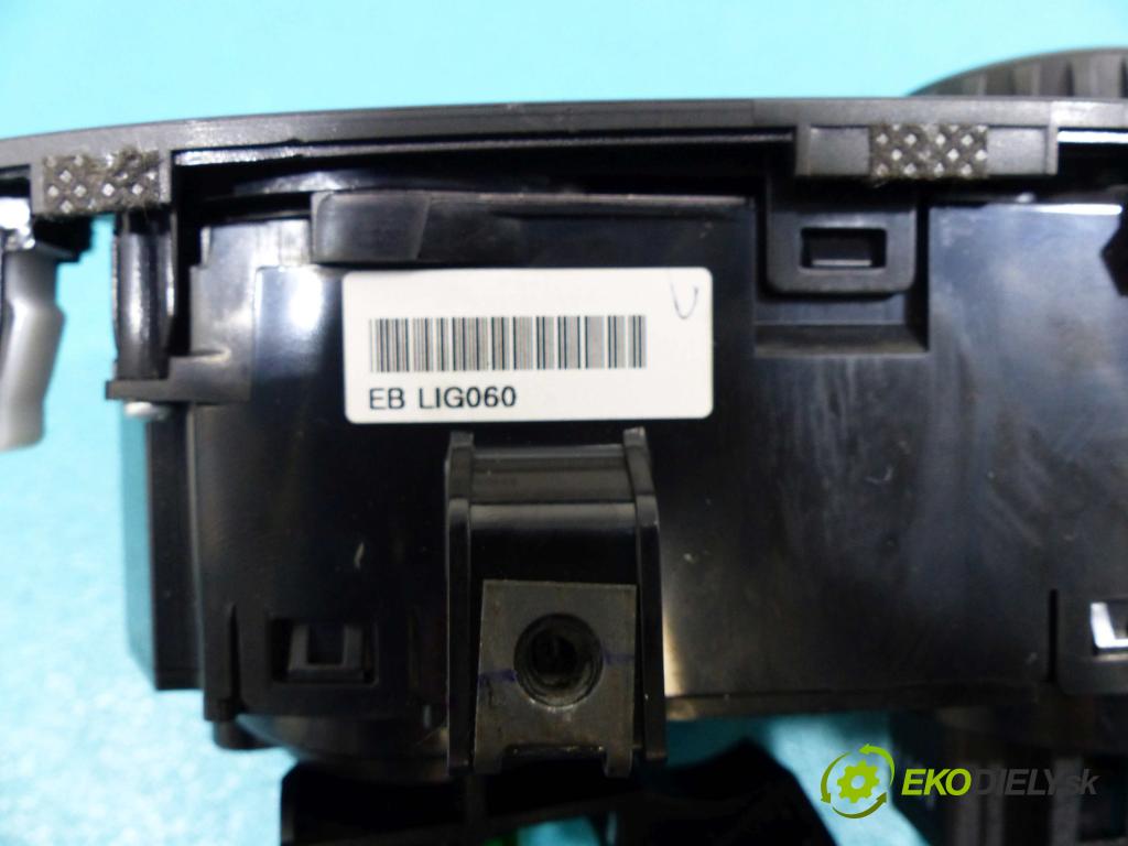 Hyundai i20 II 2014 - 1.0 101 HP manual 74 kW 998 cm3 - Panel kúrenia 97250-C8011