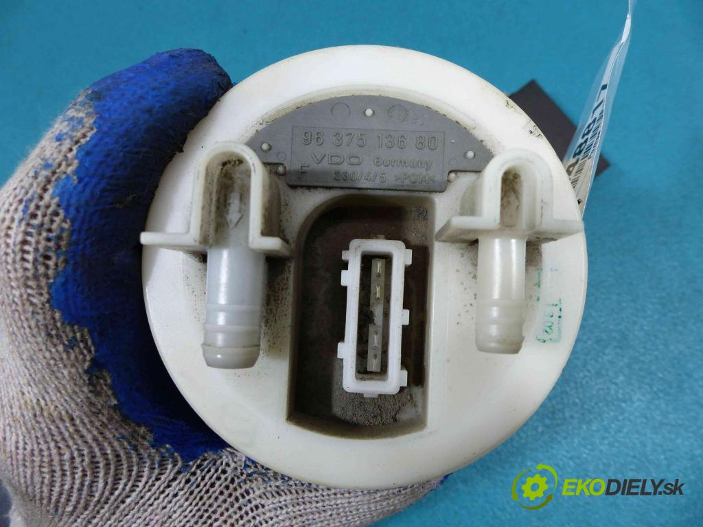 Citroen Saxo 1.1 8V - 60 hp manual 44 kW 1124 cm3  pumpa paliva 9637513680